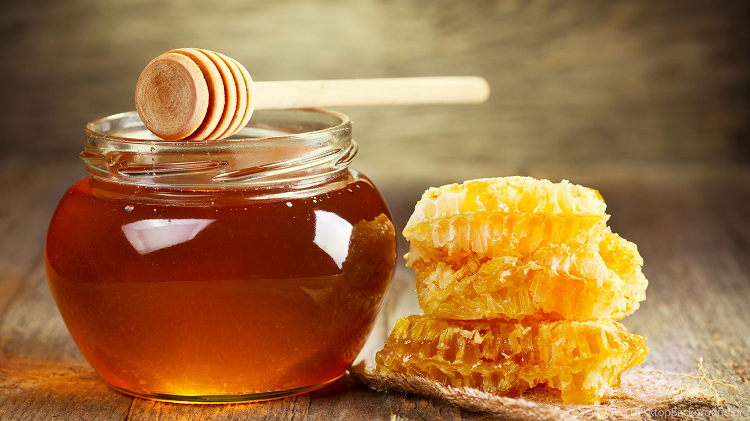 mật ong là nguyên liệu quan trọng