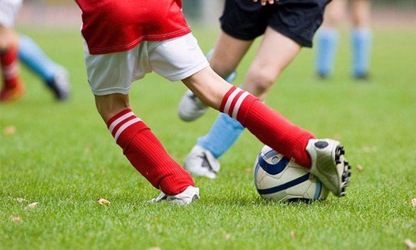 Chấn thương cổ chân trong bóng đá và cách phòng tránh cơ bản