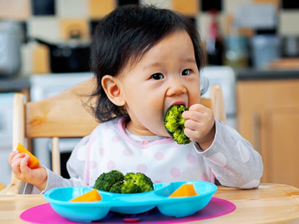 Tạo thói quen ăn uống lành mạnh cho trẻ