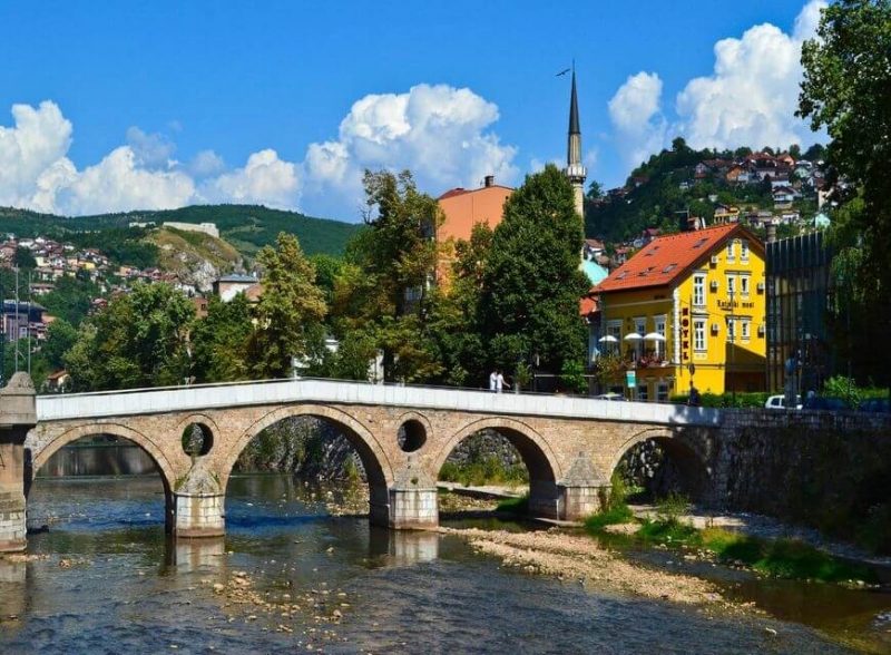 Nếu bạn là người có sự hứng thú với những di tích lịch sử thì không thể bỏ qua thành phố Sarajevo