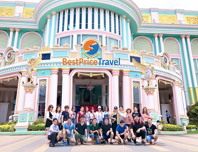 Đoàn khách đi tour du lịch Thái Lan của BestPrice